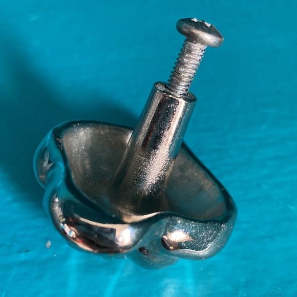 Michael Aram Garlic Cabinet Knob - Picture 4 of 5